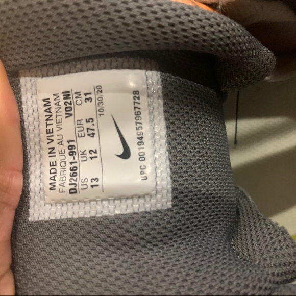 Sneaker - Picture 3 of 4